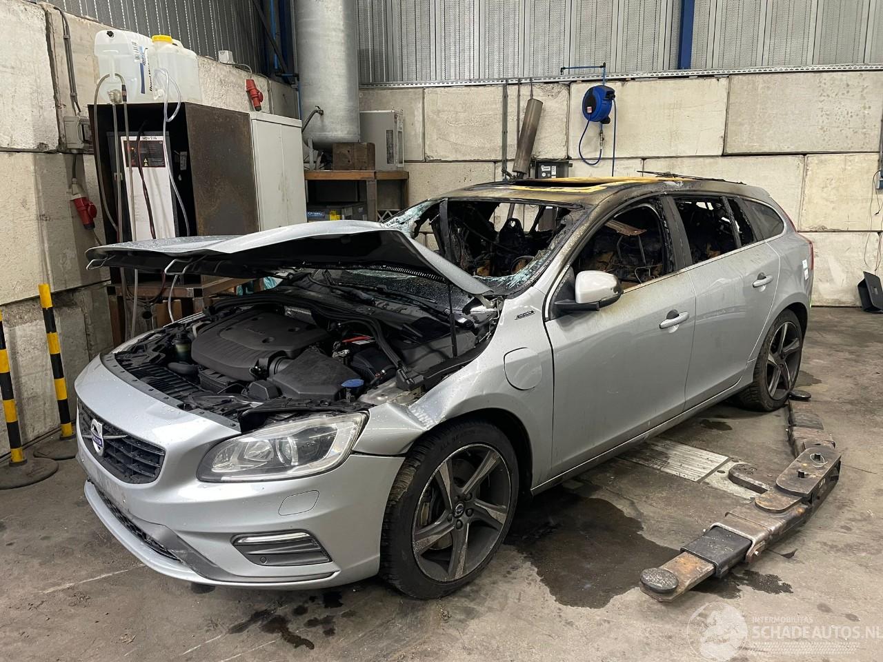 Volvo V-60 V60 I (FW/GW) Combi 2.4 D6 20V AWD Twin Engine Plug-in Hybrid (D97PHEV=
(Euro 6)) [206kW]  (03-2015/05-2018)