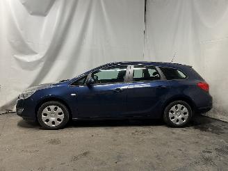 Opel Astra Astra J Sports Tourer (PD8/PE8/PF8) Combi 1.4 16V ecoFLEX (A14XER(Euro=
 5)) [74kW]  (10-2010/10-2015) picture 4