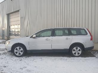 Volvo V-70 V70 (BW) Combi 2.0 D 16V (D4204T(Euro 3)) [100kW]  (10-2007/12-2015) picture 4