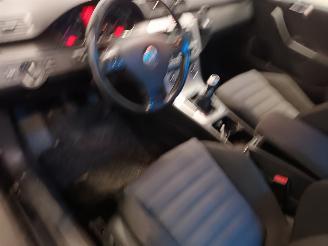 Volkswagen Passat Passat Variant (3C5) Combi 1.6 FSI 16V (BLF(Euro 4)) [85kW]  (08-2005/=
06-2008) picture 10