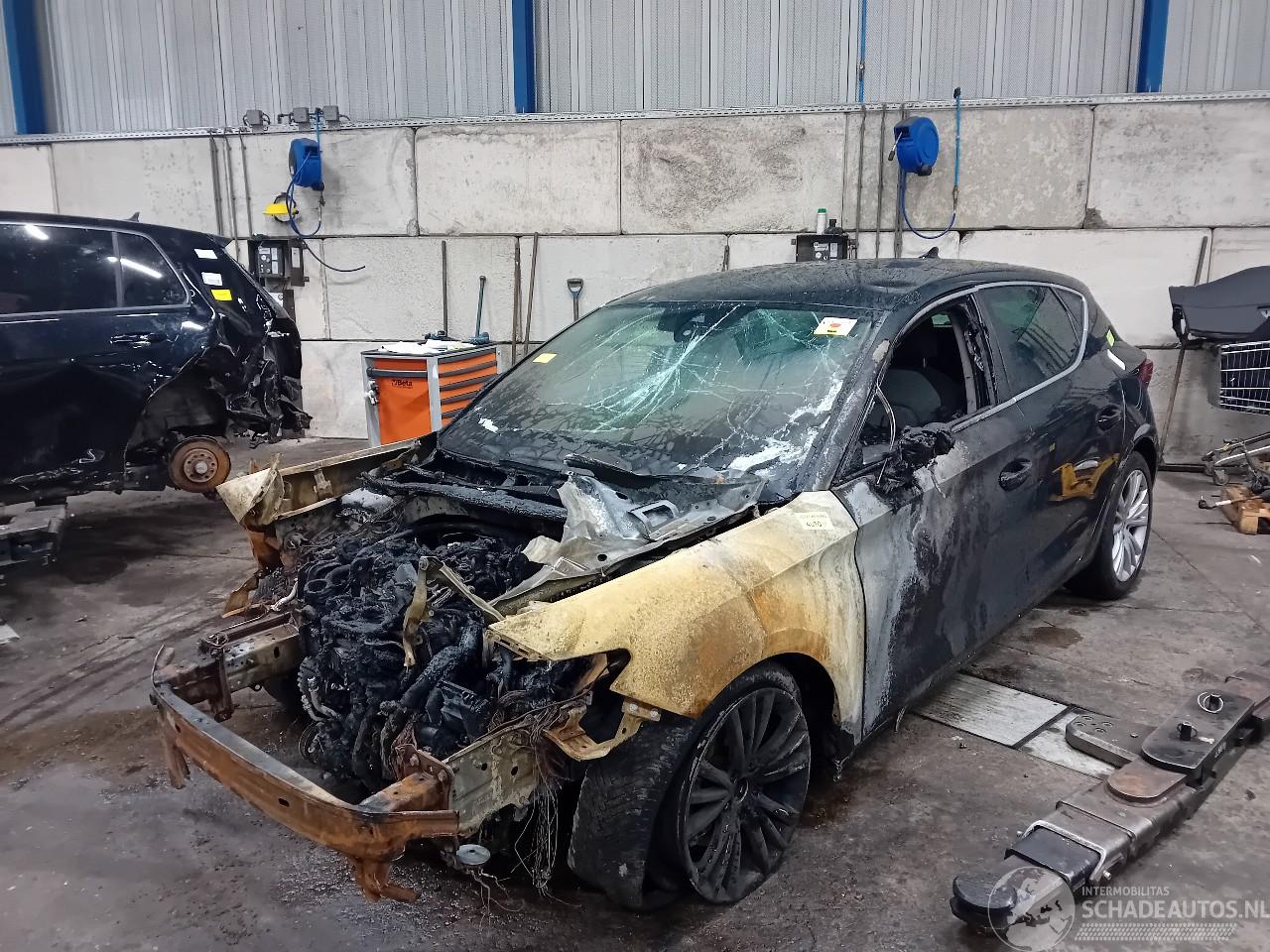 Seat Leon Leon (KLB) Hatchback 5-drs 1.0 TSI 12V (DLAA) [81kW]  (03-2020/...)