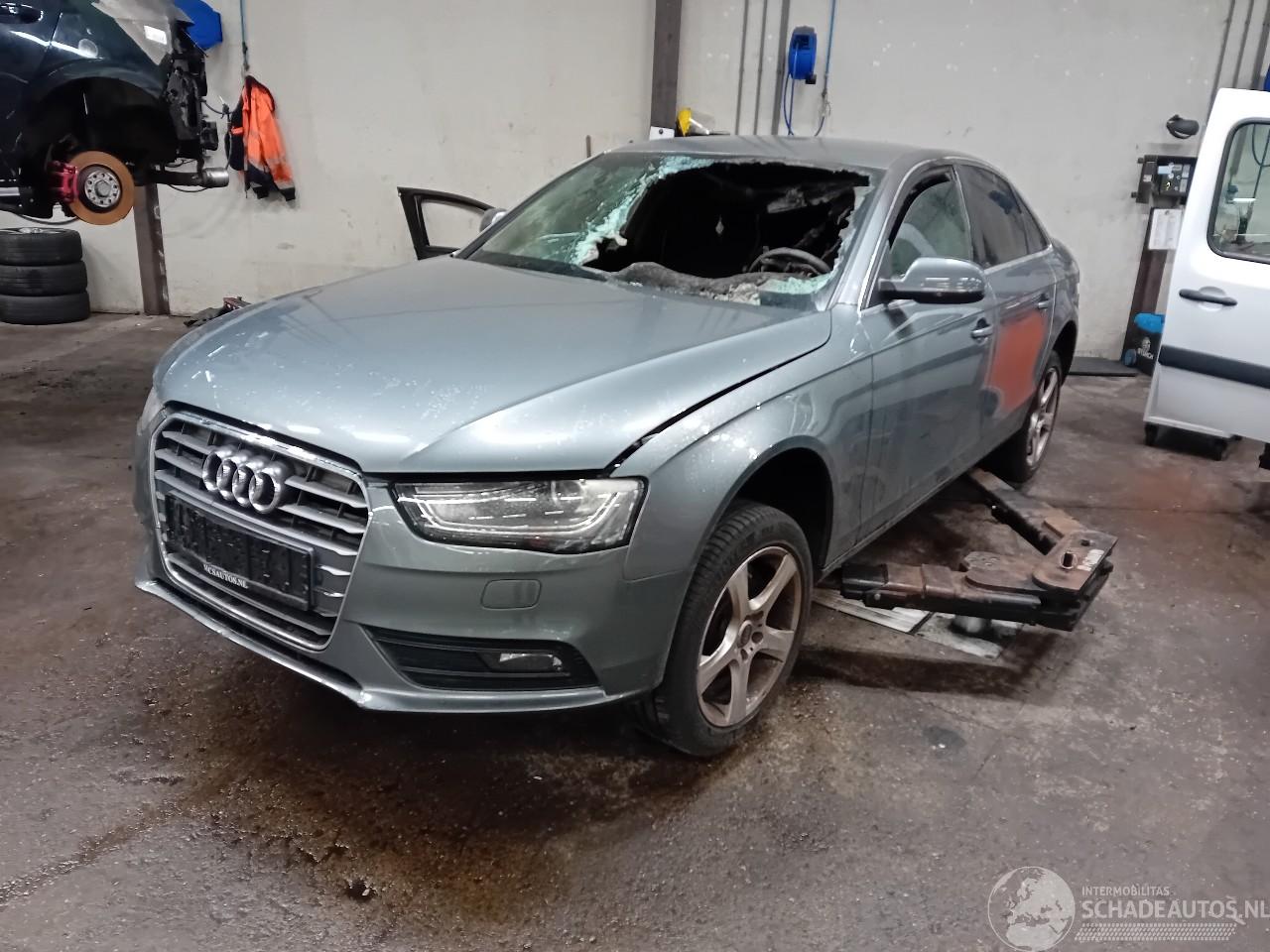 Audi A4 A4 (B8) Sedan 1.8 TFSI 16V (CJEB(Euro 5; Euro 6)) [125kW]  (11-2011/12=
-2015)