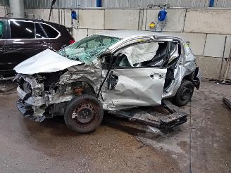 Vrakbiler auto Toyota Yaris Yaris III (P13) Hatchback 1.33 16V Dual VVT-I (1NRFE) [73kW]  (09-2011=
/09-2020) 2014/6