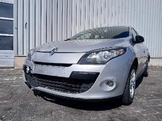 Schadeauto Renault Mégane Megane III Berline (BZ) 5-deurs 1.5 dCi 110 (K9K-636) [81kW]  (04-2011=
/...) 2011/5