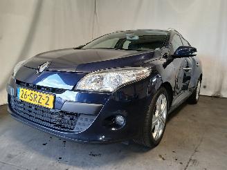Schadeauto Renault Mégane Megane III Grandtour (KZ) Combi 5-drs 2.0 16V CVT (M4R-F713) [103kW]  =
(05-2009/02-2016) 2010/10