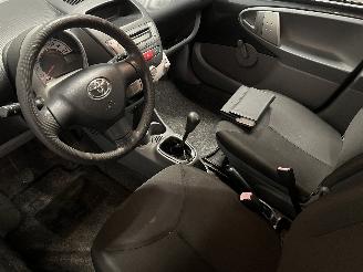 Toyota Aygo Aygo (B10) Hatchback 1.0 12V VVT-i (1KR-FE) [50kW]  (07-2005/05-2014) picture 21