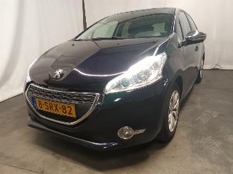Avarii autoturisme Peugeot 208 208 I (CA/CC/CK/CL) Hatchback 1.2 Vti 12V PureTech 82 (EB2F(HMZ)) [60k=
W]  (03-2012/12-2019) 2013/11