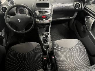 Peugeot 107 107 Hatchback 1.0 12V (384F(1KR)) [50kW]  (06-2005/05-2014) picture 16