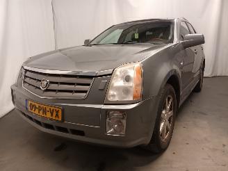 Vaurioauto  passenger cars Cadillac SRX SRX SUV 4.6 V8 32V AWD (LH2) [239kW]  (07-2004/06-2009) 2004/9