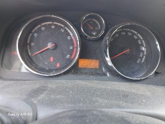 Opel Antara Antara (LA6) SUV 2.4 16V 4x2 (Z24SED(Euro 4)) [103kW]  (09-2008/12-201=
1) picture 2