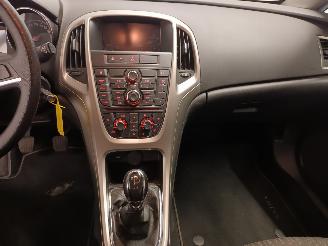 Opel Astra Astra J Sports Tourer (PD8/PE8/PF8) Combi 1.4 16V ecoFLEX (A14XER(Euro=
 5)) [74kW]  (10-2010/10-2015) picture 17