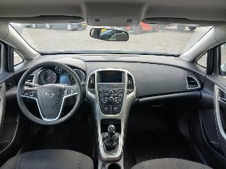 Opel Astra Astra J Sports Tourer (PD8/PE8/PF8) Combi 1.7 CDTi 16V (A17DTR(Euro 5)=
) [81kW]  (10-2010/10-2015) picture 11