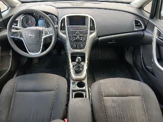 Opel Astra Astra J Sports Tourer (PD8/PE8/PF8) Combi 1.7 CDTi 16V (A17DTR(Euro 5)=
) [81kW]  (10-2010/10-2015) picture 10