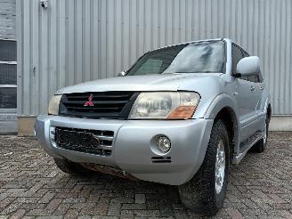Schadeauto Mitsubishi Pajero Pajero Hardtop (V6/7) Terreinwagen 3.2 DI-D 16V (4M41) [118kW]  (04-20=
00/12-2006) 2004/4
