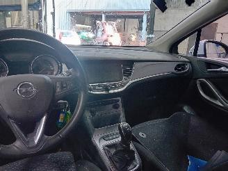 Opel Astra Astra K Hatchback 5-drs 1.6 CDTI 110 16V (B16DTU) [81kW]  (06-2015/12-=
2022) picture 5