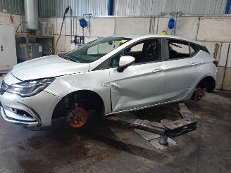 Vrakbiler auto Opel Astra Astra K Hatchback 5-drs 1.6 CDTI 110 16V (B16DTU) [81kW]  (06-2015/12-=
2022) 2018/7