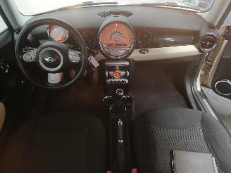 Mini Mini Mini (R56) Hatchback 1.6 16V Cooper (N12-B16A) [88kW]  (10-2006/02-201=
2) picture 11