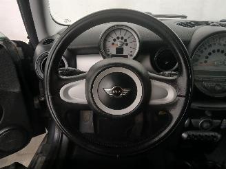 Mini Mini Mini (R56) Hatchback 1.4 16V One (N12-B14A) [70kW]  (11-2006/03-2010) picture 14