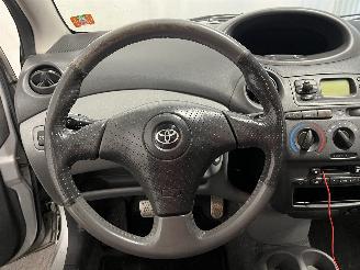 Toyota Yaris Yaris (P1) Hatchback 1.3 16V VVT-i (2SZFE) [63kW]  (08-1999/11-2005) picture 23
