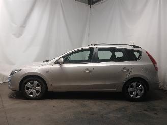 Hyundai I-30 i30 Crosswagon (WWH) Combi 1.4 CVVT 16V (G4FA) [80kW]  (11-2009/06-201=
2) picture 4