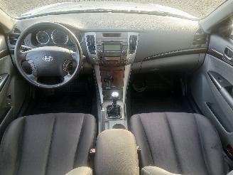 Hyundai Sonata Sonata Sedan 2.0 CRDI VGT 16V (D4EA) [110kW]  (03-2009/12-2010) picture 11