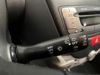 Peugeot 107 107 Hatchback 1.0 12V (384F(1KR)) [50kW]  (06-2005/05-2014) picture 18