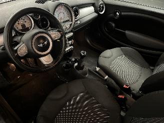 Mini Mini Mini (R56) Hatchback 1.6 16V Cooper (N12-B16A) [88kW]  (10-2006/02-201=
2) picture 11