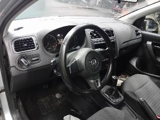 Volkswagen Polo Polo V (6R) Hatchback 1.2 12V BlueMotion Technology (CGPA(Euro 5)) [51=
kW]  (06-2009/05-2014) picture 5