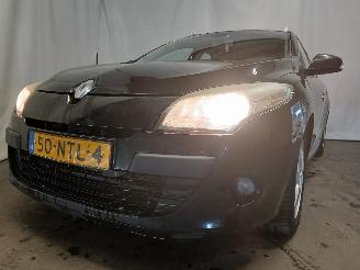 Voiture accidenté Renault Mégane Megane III Grandtour (KZ) Combi 5-drs 1.5 dCi 110 (K9K-837(K9K-N8)) [8=
1kW]  (02-2009/04-2016) 2011/1