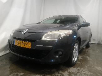skadebil auto Renault Mégane Megane III Grandtour (KZ) Combi 5-drs 1.6 16V (K4M-858(K4M-R8)) [81kW]=
  (05-2009/08-2015) 2010/6
