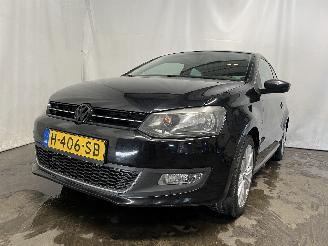 Vaurioauto  passenger cars Volkswagen Polo Polo V (6R) Hatchback 1.2 12V BlueMotion Technology (CGPA(Euro 5)) [51=
kW]  (06-2009/05-2014) 2011/6