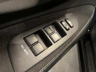 Toyota Auris Auris (E15) Hatchback 1.8 16V HSD Full Hybrid (2ZRFXE) [100kW]  (09-20=
10/09-2012) picture 24