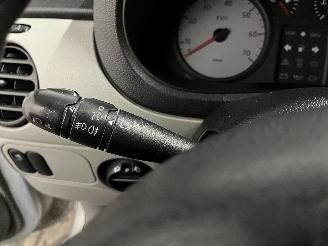 Renault Kangoo Kangoo (KC) MPV 1.6 16V (K4M-752) [70kW]  (06-2001/01-2008) picture 16