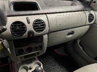 Renault Kangoo Kangoo (KC) MPV 1.6 16V (K4M-752) [70kW]  (06-2001/01-2008) picture 14