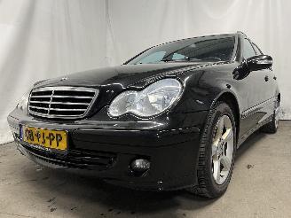 krockskadad bil auto Mercedes C-klasse C Combi (S203) Combi 1.8 C-180K 16V (M271.946) [105kW]  (05-2002/08-20=
07) 2004/7