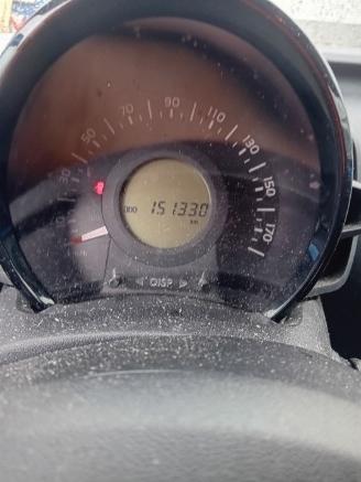 Toyota Aygo Aygo (B40) Hatchback 1.0 12V VVT-i (1KR-FE) [51kW]  (05-2014/06-2018) picture 2