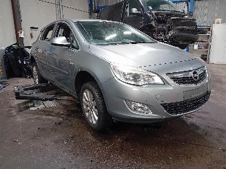 Opel Astra Astra J (PC6/PD6/PE6/PF6) Hatchback 5-drs 1.6 Turbo 16V (A16LET(Euro 5=
)) [132kW]  (12-2009/10-2015) picture 2