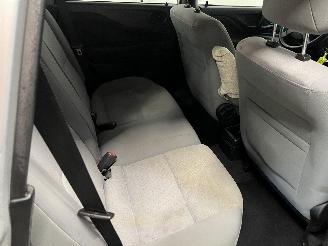 Mitsubishi Space-star Space Star (DG) MPV 1.6 16V (4G18) [72kW]  (01-2001/12-2004) picture 10