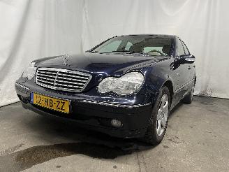 Coche accidentado Mercedes C-klasse C (W203) Sedan 2.6 C-240 V6 18V (M112.912) [125kW]  (05-2000/02-2007) 2001/5