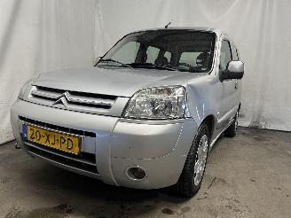 Vaurioauto  passenger cars Citroën Berlingo Berlingo Cinqspace, Multispace MPV 1.6 16V (TU5JP4(NFU)) [80kW]  (10-2=
000/12-2011) 2007/6