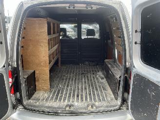 Volkswagen Caddy Caddy III (2KA,2KH,2CA,2CH) Van 1.6 TDI 16V (CAYE) [55kW]  (08-2010/05=
-2015) picture 10