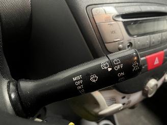 Toyota Aygo Aygo (B10) Hatchback 1.0 12V VVT-i (1KR-FE) [50kW]  (07-2005/05-2014) picture 21