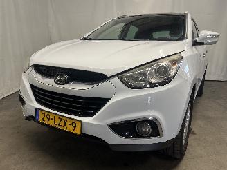 Voiture accidenté Hyundai Ix35 iX35 (LM) SUV 2.0 16V (G4KD) [120kW]  (01-2010/08-2013) 2010/8