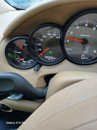 Porsche Cayenne Cayenne II (92A) SUV 3.0 S E-Hybrid 24V (MCG.FA) [306kW]  (05-2011/05-=
2017) picture 2