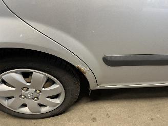 Hyundai Getz Getz Hatchback 1.3i 12V (G4EA) [60kW]  (09-2002/03-2004) picture 11