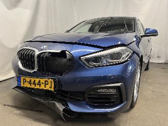 Vaurioauto  passenger cars BMW 1-serie 1 serie (F40) Hatchback 120i 2.0 TwinPower 16V (B48-A20F) [131kW]  (11=
-2020/...) 2022/6