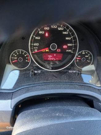 Seat Mii Mii Hatchback 1.0 12V (CHYA) [44kW]  (10-2011/07-2019) picture 2