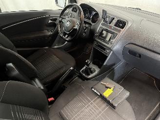 Volkswagen Polo Polo V (6R) Hatchback 1.0 12V BlueMotion Technology (CHYA) [44kW]  (01=
-2014/10-2017) picture 16