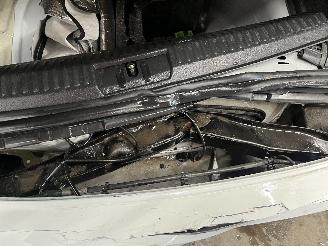 Volkswagen Polo Polo V (6R) Hatchback 1.0 12V BlueMotion Technology (CHYA) [44kW]  (01=
-2014/10-2017) picture 19