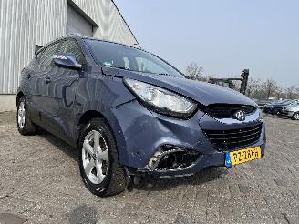 Hyundai Ix35 iX35 (LM) SUV 2.0 16V (G4KD) [120kW]  (01-2010/08-2013) picture 6